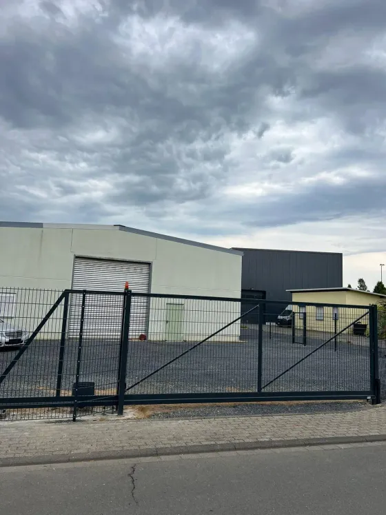 Industriezaun in Bergen - fachgerechte Ausführung vor Ort